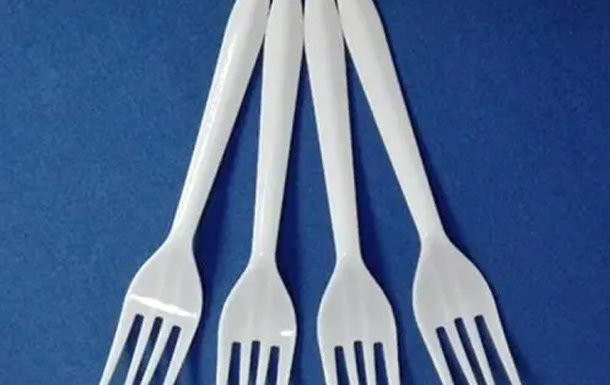 在塑料中加什么香精能留??？